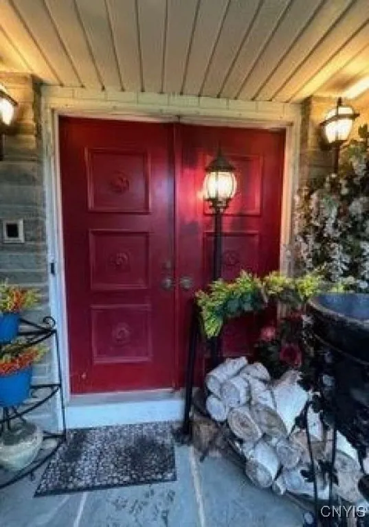 4124 Henneberry Road, Manlius, New York 13104, Manlius, New York 13104, 4 Bedrooms Bedrooms, 10 Rooms Rooms,2 BathroomsBathrooms,Residential,For Sale,4124 Henneberry Road, Manlius, New York 13104,S1621189
