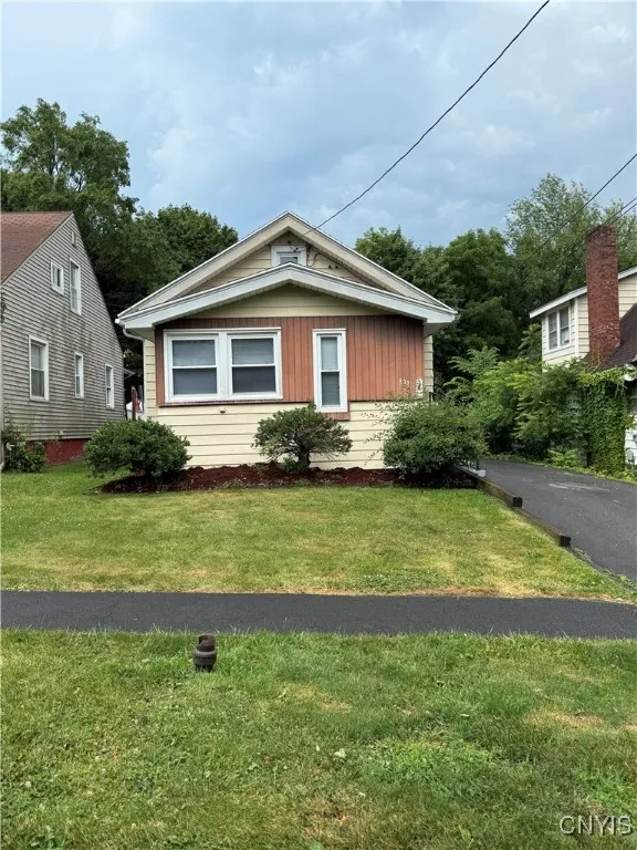 437 Ridgewood Drive, Syracuse, New York 13206, Syracuse, New York 13206, 2 Bedrooms Bedrooms, 5 Rooms Rooms,1 BathroomBathrooms,Residential,For Sale,437 Ridgewood Drive, Syracuse, New York 13206,S1620988