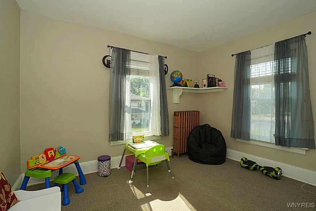 127 Pound Street, Lockport City, New York 14094, Lockport City, New York 14094, 5 Bedrooms Bedrooms, 9 Rooms Rooms,2 BathroomsBathrooms,Residential,For Sale,127 Pound Street, Lockport City, New York 14094,B1619738