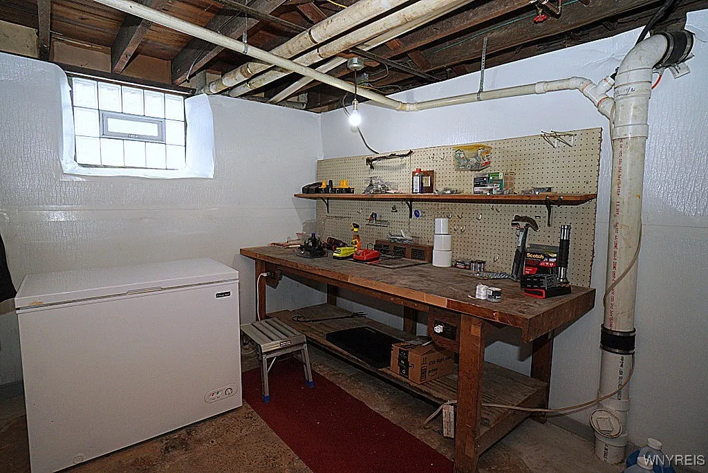 127 Pound Street, Lockport City, New York 14094, Lockport City, New York 14094, 5 Bedrooms Bedrooms, 9 Rooms Rooms,2 BathroomsBathrooms,Residential,For Sale,127 Pound Street, Lockport City, New York 14094,B1619738