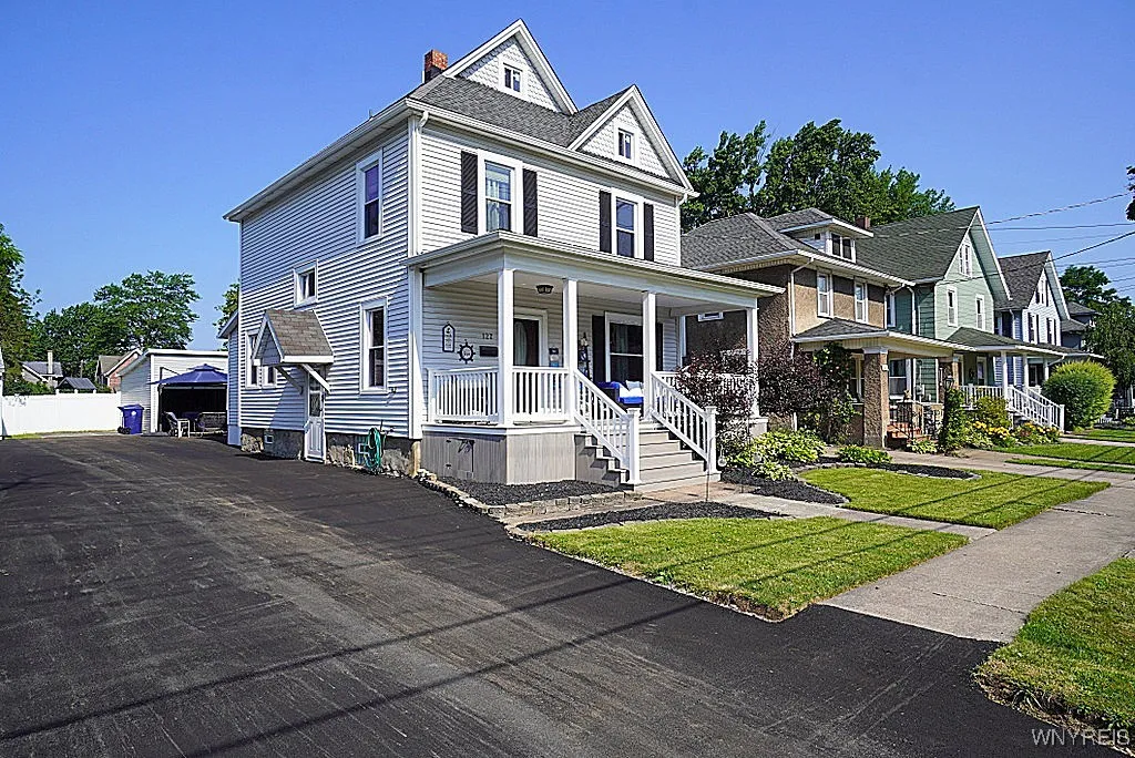 127 Pound Street, Lockport City, New York 14094, Lockport City, New York 14094, 5 Bedrooms Bedrooms, 9 Rooms Rooms,2 BathroomsBathrooms,Residential,For Sale,127 Pound Street, Lockport City, New York 14094,B1619738
