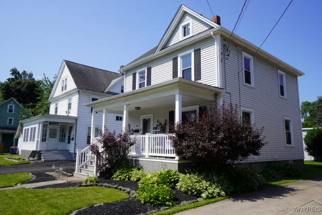 127 Pound Street, Lockport City, New York 14094, Lockport City, New York 14094, 5 Bedrooms Bedrooms, 9 Rooms Rooms,2 BathroomsBathrooms,Residential,For Sale,127 Pound Street, Lockport City, New York 14094,B1619738