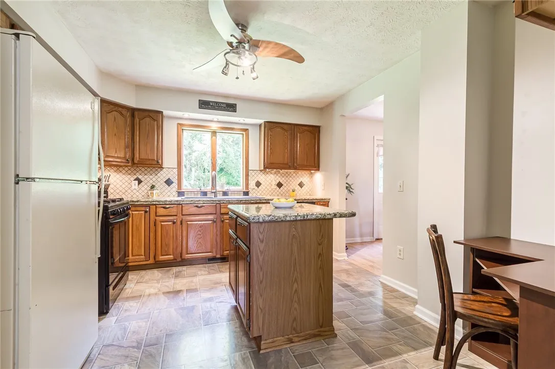 4623 Shelly Road, Livonia, New York 14487, Livonia, New York 14487, 3 Bedrooms Bedrooms, 6 Rooms Rooms,1 BathroomBathrooms,Residential,Closed,4623 Shelly Road, Livonia, New York 14487,0,R1620618