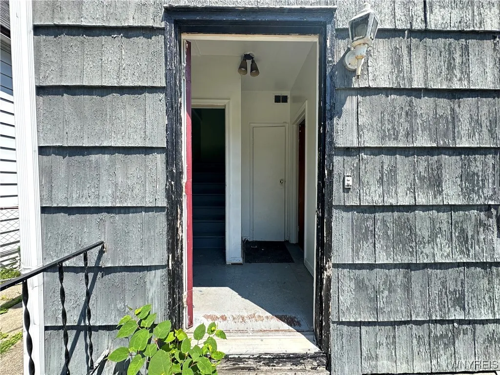 23 Poplar Avenue, Buffalo, New York 14211, Buffalo, New York 14211, 3 Bedrooms Bedrooms, ,2 BathroomsBathrooms,Residential,Closed,23 Poplar Avenue, Buffalo, New York 14211,0,B1619328
