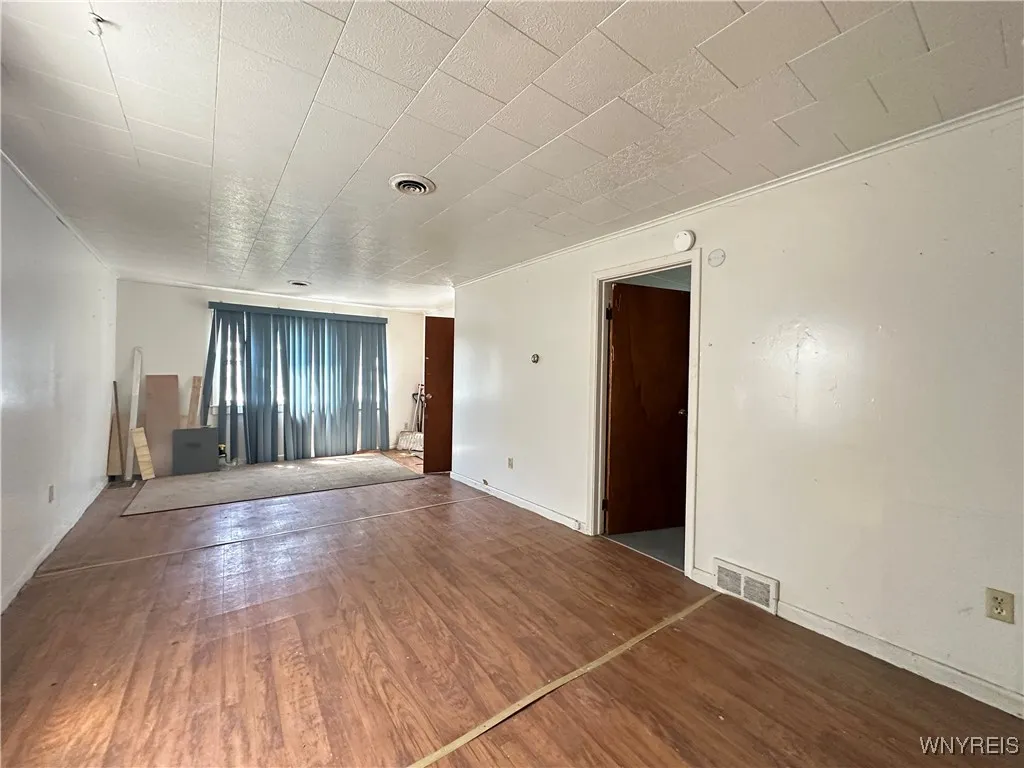 23 Poplar Avenue, Buffalo, New York 14211, Buffalo, New York 14211, 3 Bedrooms Bedrooms, ,2 BathroomsBathrooms,Residential,Closed,23 Poplar Avenue, Buffalo, New York 14211,0,B1619328