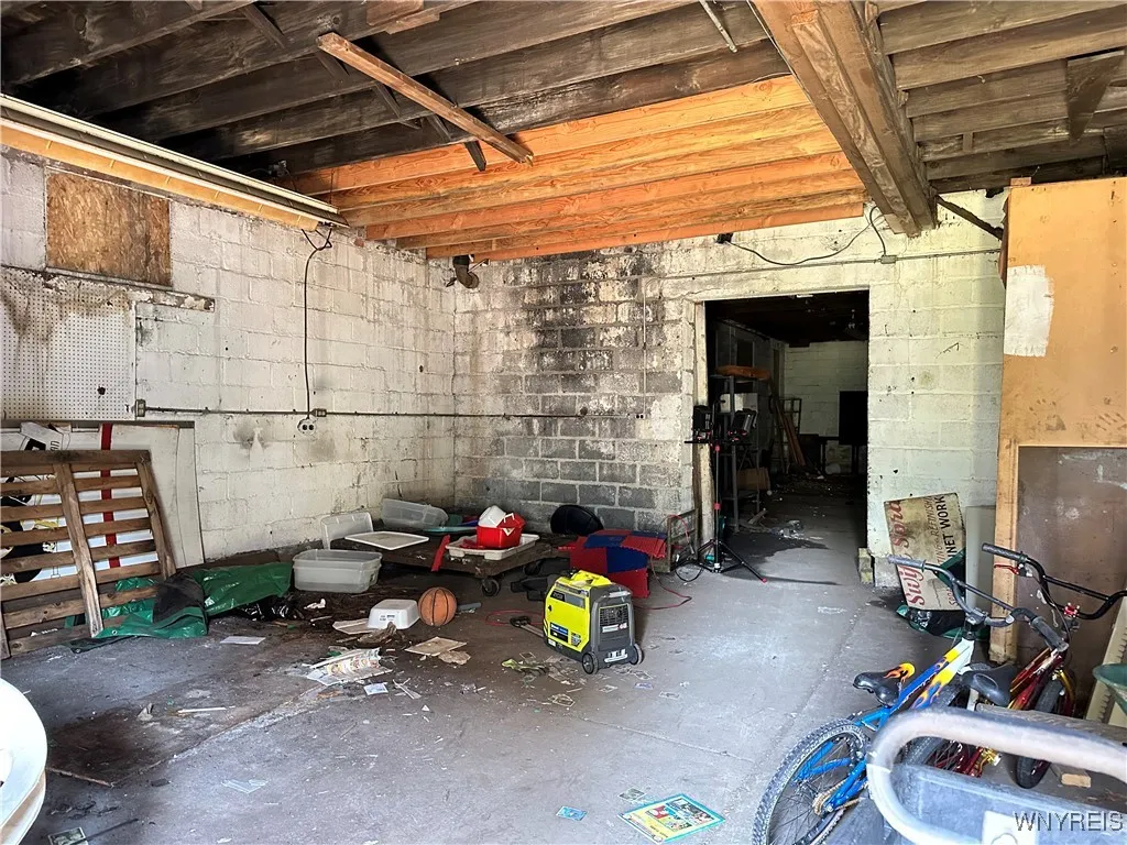 warehouse entry