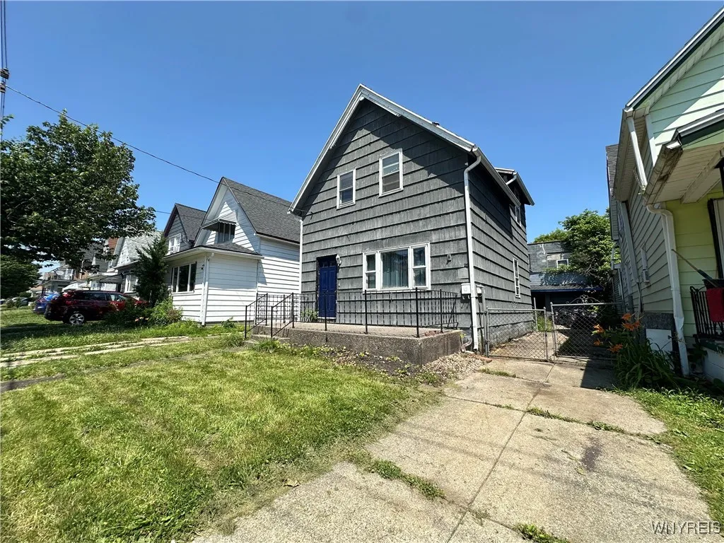 23 Poplar Avenue, Buffalo, New York 14211, Buffalo, New York 14211, 3 Bedrooms Bedrooms, ,2 BathroomsBathrooms,Residential,Closed,23 Poplar Avenue, Buffalo, New York 14211,0,B1619328
