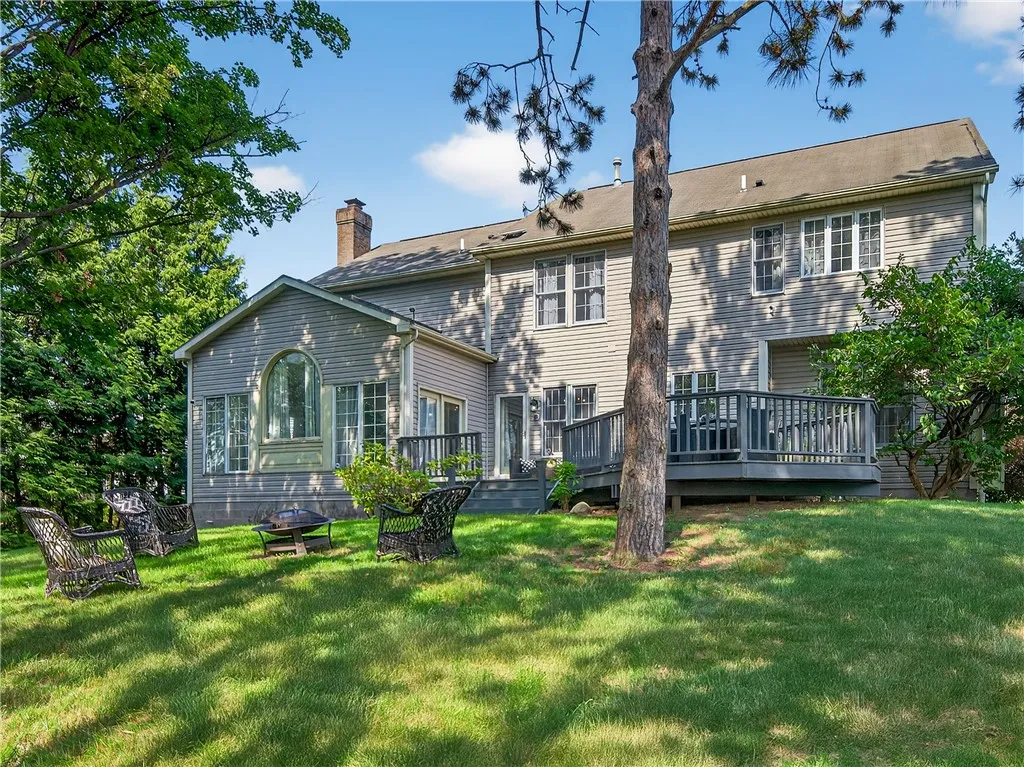 3173 Valley Drive, Walworth, New York 14568, Walworth, New York 14568, 4 Bedrooms Bedrooms, 10 Rooms Rooms,2 BathroomsBathrooms,Residential,For Sale,3173 Valley Drive, Walworth, New York 14568,0,R1619507