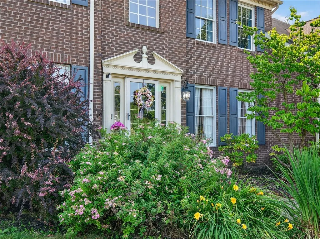 3173 Valley Drive, Walworth, New York 14568, Walworth, New York 14568, 4 Bedrooms Bedrooms, 10 Rooms Rooms,2 BathroomsBathrooms,Residential,For Sale,3173 Valley Drive, Walworth, New York 14568,0,R1619507