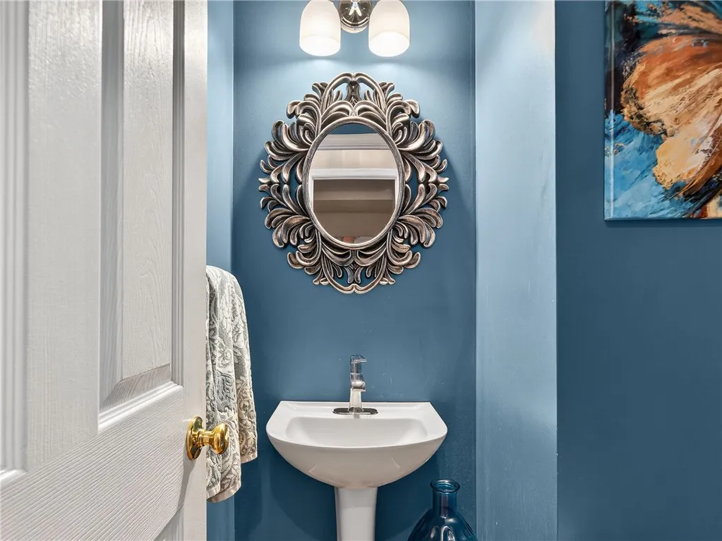 3173 Valley Drive, Walworth, New York 14568, Walworth, New York 14568, 4 Bedrooms Bedrooms, 10 Rooms Rooms,2 BathroomsBathrooms,Residential,For Sale,3173 Valley Drive, Walworth, New York 14568,0,R1619507