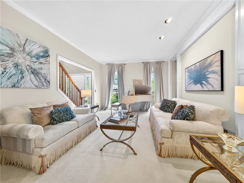 3173 Valley Drive, Walworth, New York 14568, Walworth, New York 14568, 4 Bedrooms Bedrooms, 10 Rooms Rooms,2 BathroomsBathrooms,Residential,For Sale,3173 Valley Drive, Walworth, New York 14568,0,R1619507