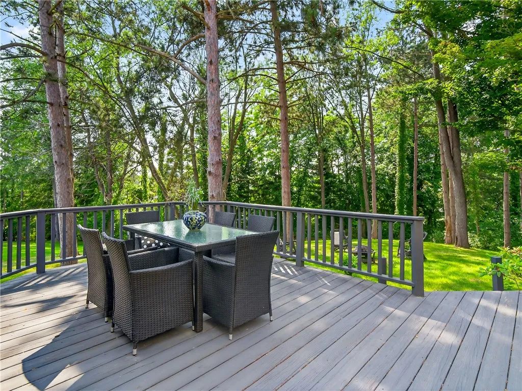 3173 Valley Drive, Walworth, New York 14568, Walworth, New York 14568, 4 Bedrooms Bedrooms, 10 Rooms Rooms,2 BathroomsBathrooms,Residential,For Sale,3173 Valley Drive, Walworth, New York 14568,0,R1619507