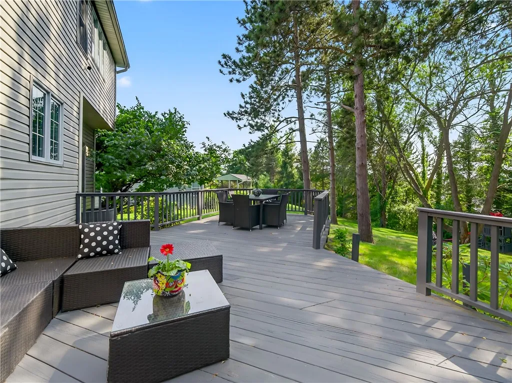 3173 Valley Drive, Walworth, New York 14568, Walworth, New York 14568, 4 Bedrooms Bedrooms, 10 Rooms Rooms,2 BathroomsBathrooms,Residential,For Sale,3173 Valley Drive, Walworth, New York 14568,0,R1619507