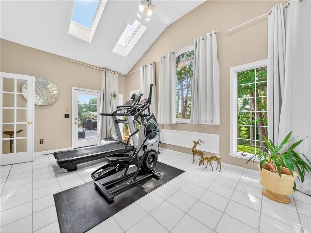 3173 Valley Drive, Walworth, New York 14568, Walworth, New York 14568, 4 Bedrooms Bedrooms, 10 Rooms Rooms,2 BathroomsBathrooms,Residential,For Sale,3173 Valley Drive, Walworth, New York 14568,0,R1619507