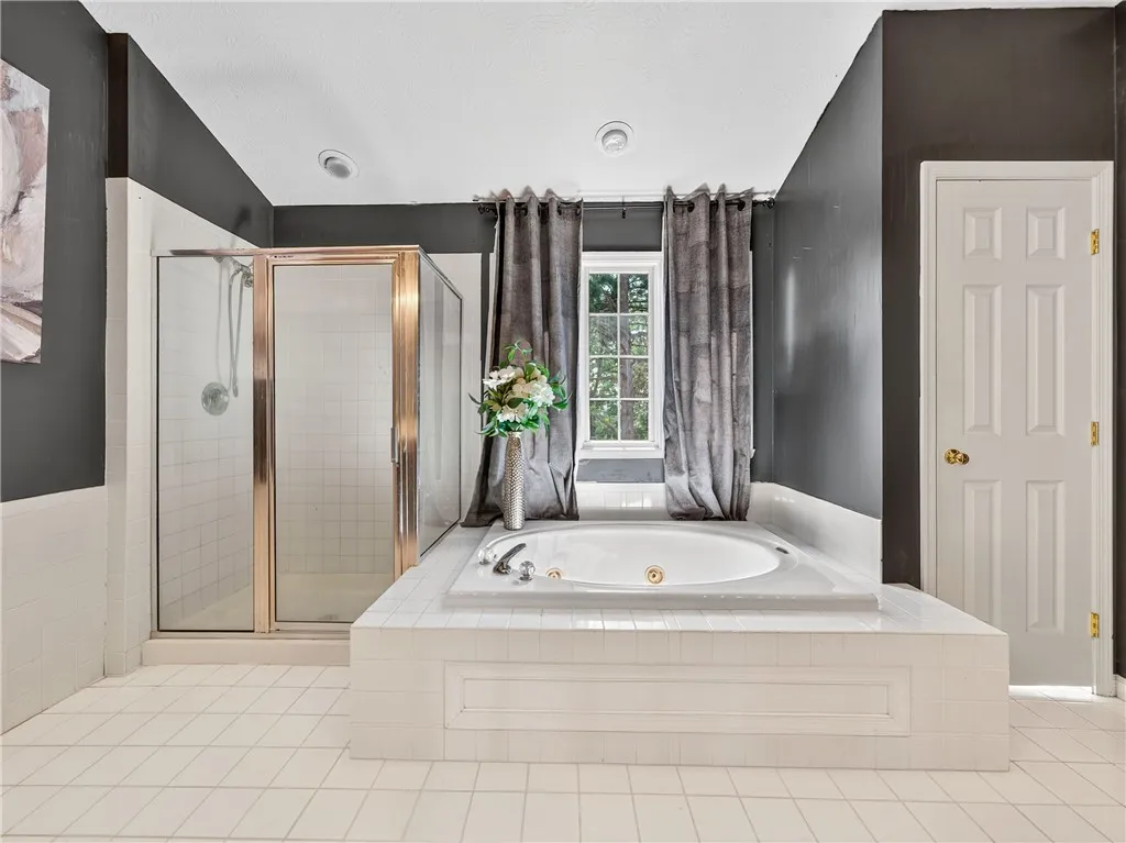 3173 Valley Drive, Walworth, New York 14568, Walworth, New York 14568, 4 Bedrooms Bedrooms, 10 Rooms Rooms,2 BathroomsBathrooms,Residential,For Sale,3173 Valley Drive, Walworth, New York 14568,0,R1619507