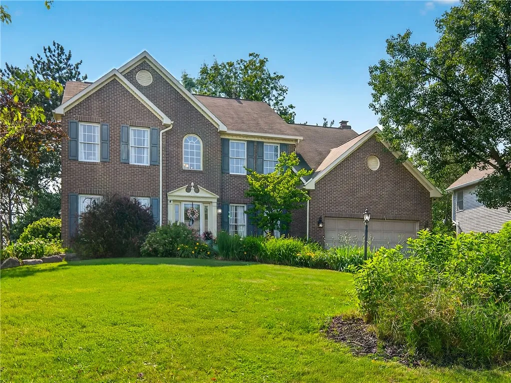 3173 Valley Drive, Walworth, New York 14568, Walworth, New York 14568, 4 Bedrooms Bedrooms, 10 Rooms Rooms,2 BathroomsBathrooms,Residential,For Sale,3173 Valley Drive, Walworth, New York 14568,0,R1619507