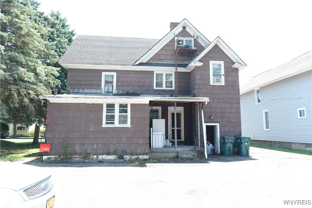 184 Goundry Street, North Tonawanda, New York 1412, North Tonawanda, New York 14120, 5 Bedrooms Bedrooms, ,Multi Family,Closed,184 Goundry Street, North Tonawanda, New York 1412,0,B1616178