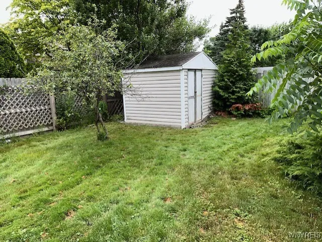 208 Angle Road, West Seneca, New York 14224, West Seneca, New York 14224, 5 Bedrooms Bedrooms, 8 Rooms Rooms,2 BathroomsBathrooms,Residential,Closed,208 Angle Road, West Seneca, New York 14224,0,B1621203