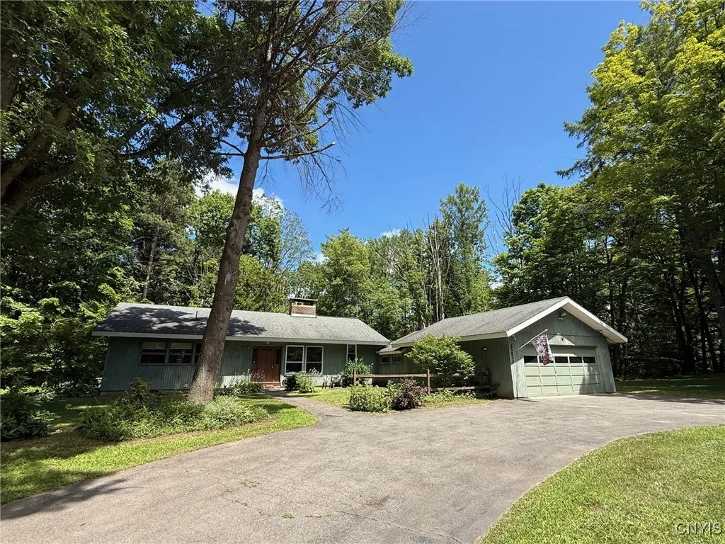3253 Oswego Road, Vienna, New York 13308, Vienna, New York 13308, 5 Bedrooms Bedrooms, 9 Rooms Rooms,2 BathroomsBathrooms,Residential,For Sale,3253 Oswego Road, Vienna, New York 13308,S1620293