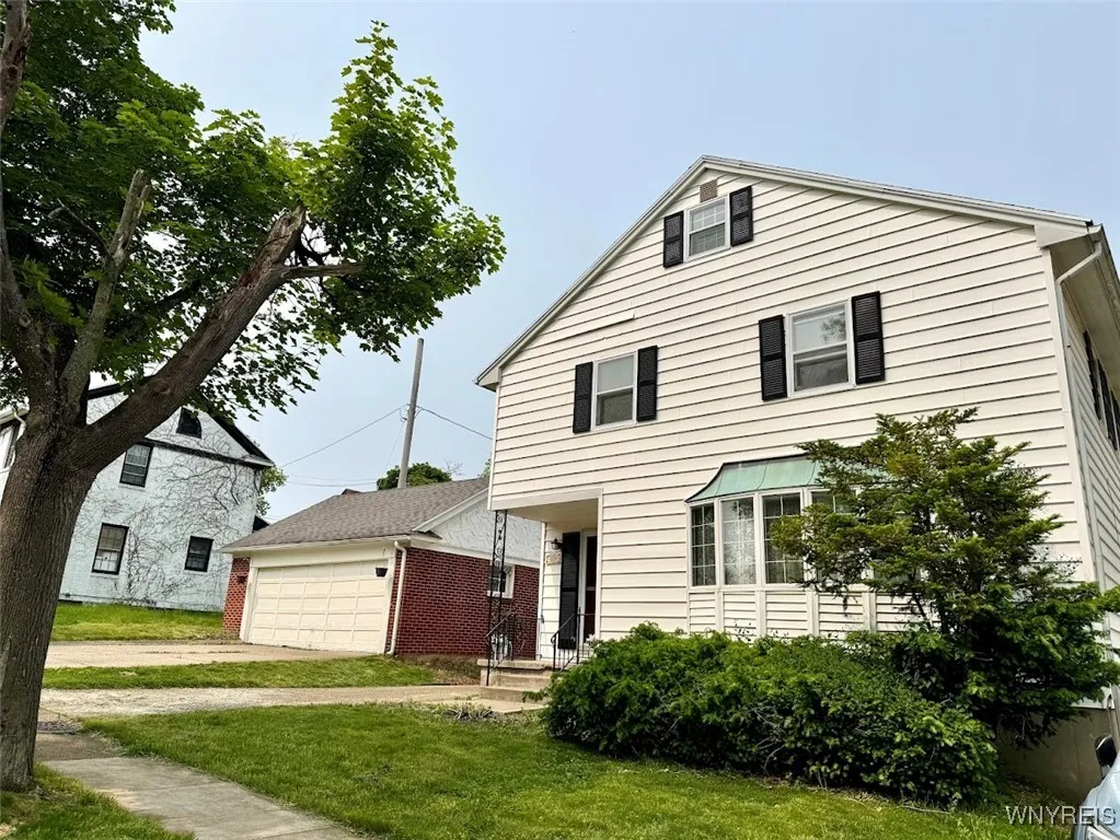 80 Capen Boulevard, Amherst, New York 14226, Amherst, New York 14226, 6 Bedrooms Bedrooms, 14 Rooms Rooms,3 BathroomsBathrooms,Residential,For Sale,80 Capen Boulevard, Amherst, New York 14226,0,B1621389