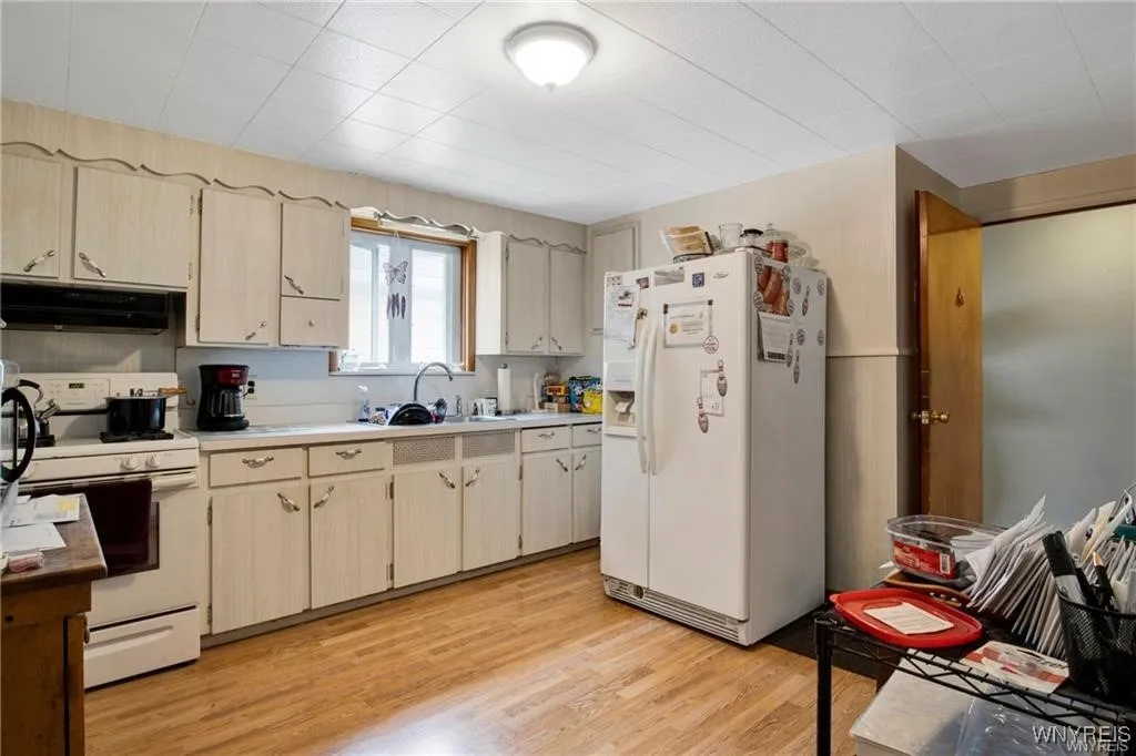 56 Awood Place 1, Cheektowaga, New York 14225, Cheektowaga, New York 14225, 2 Bedrooms Bedrooms, 5 Rooms Rooms,1 BathroomBathrooms,Residential Lease,Closed,56 Awood Place 1, Cheektowaga, New York 14225,B1621410
