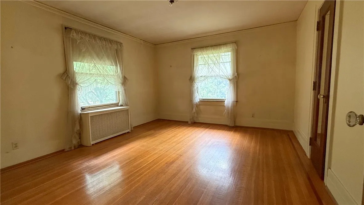 276 Seneca Parkway, Rochester, New York 14613, Rochester, New York 14613, 4 Bedrooms Bedrooms, 12 Rooms Rooms,1 BathroomBathrooms,Residential,For Sale,276 Seneca Parkway, Rochester, New York 14613,R1621251