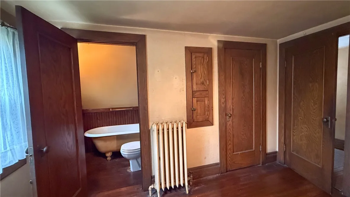 276 Seneca Parkway, Rochester, New York 14613, Rochester, New York 14613, 4 Bedrooms Bedrooms, 12 Rooms Rooms,1 BathroomBathrooms,Residential,For Sale,276 Seneca Parkway, Rochester, New York 14613,R1621251