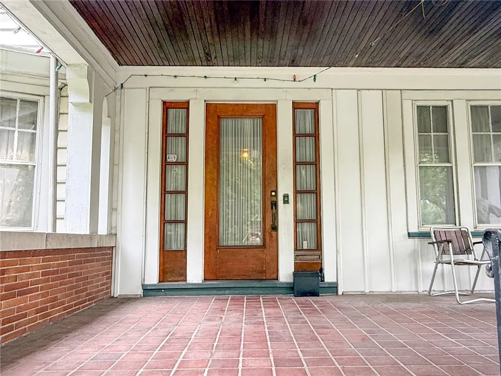 276 Seneca Parkway, Rochester, New York 14613, Rochester, New York 14613, 4 Bedrooms Bedrooms, 12 Rooms Rooms,1 BathroomBathrooms,Residential,For Sale,276 Seneca Parkway, Rochester, New York 14613,R1621251