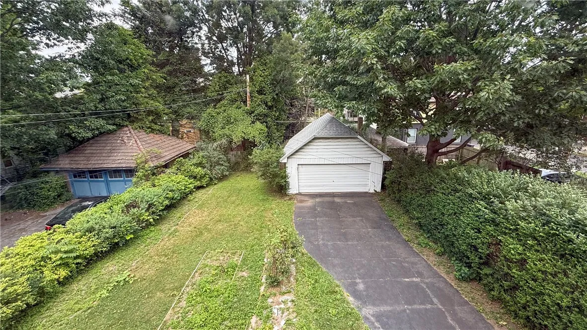 276 Seneca Parkway, Rochester, New York 14613, Rochester, New York 14613, 4 Bedrooms Bedrooms, 12 Rooms Rooms,1 BathroomBathrooms,Residential,For Sale,276 Seneca Parkway, Rochester, New York 14613,R1621251
