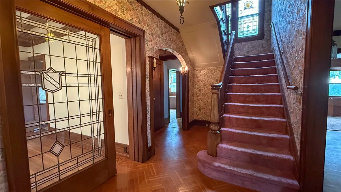 276 Seneca Parkway, Rochester, New York 14613, Rochester, New York 14613, 4 Bedrooms Bedrooms, 12 Rooms Rooms,1 BathroomBathrooms,Residential,For Sale,276 Seneca Parkway, Rochester, New York 14613,R1621251
