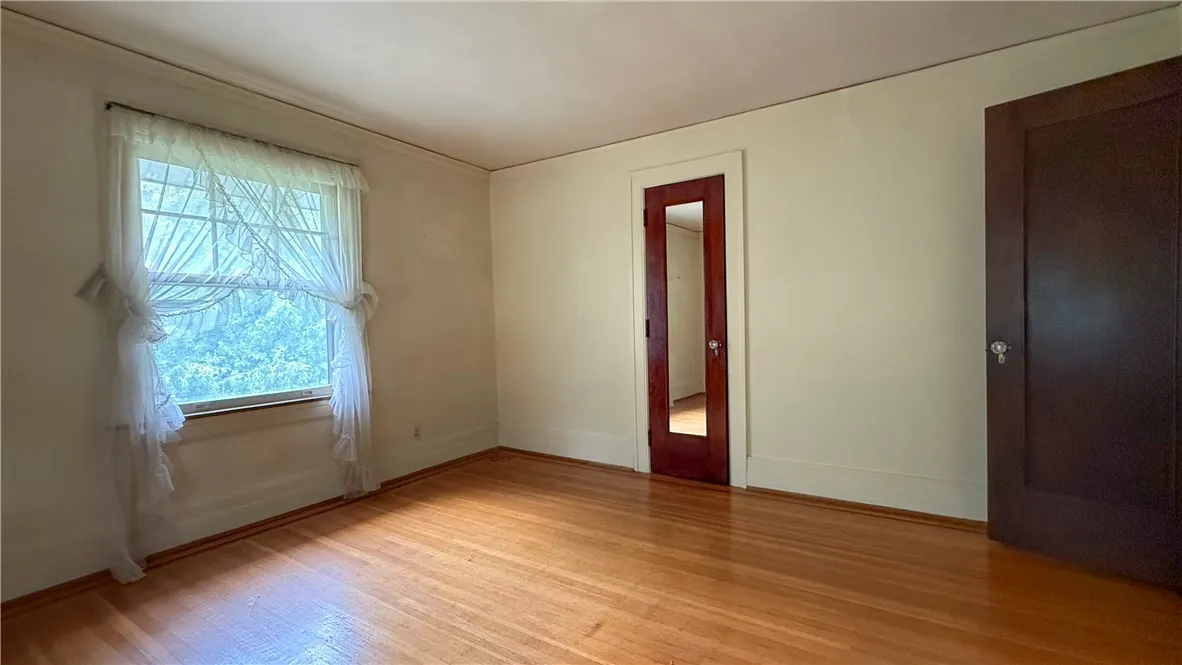 276 Seneca Parkway, Rochester, New York 14613, Rochester, New York 14613, 4 Bedrooms Bedrooms, 12 Rooms Rooms,1 BathroomBathrooms,Residential,For Sale,276 Seneca Parkway, Rochester, New York 14613,R1621251