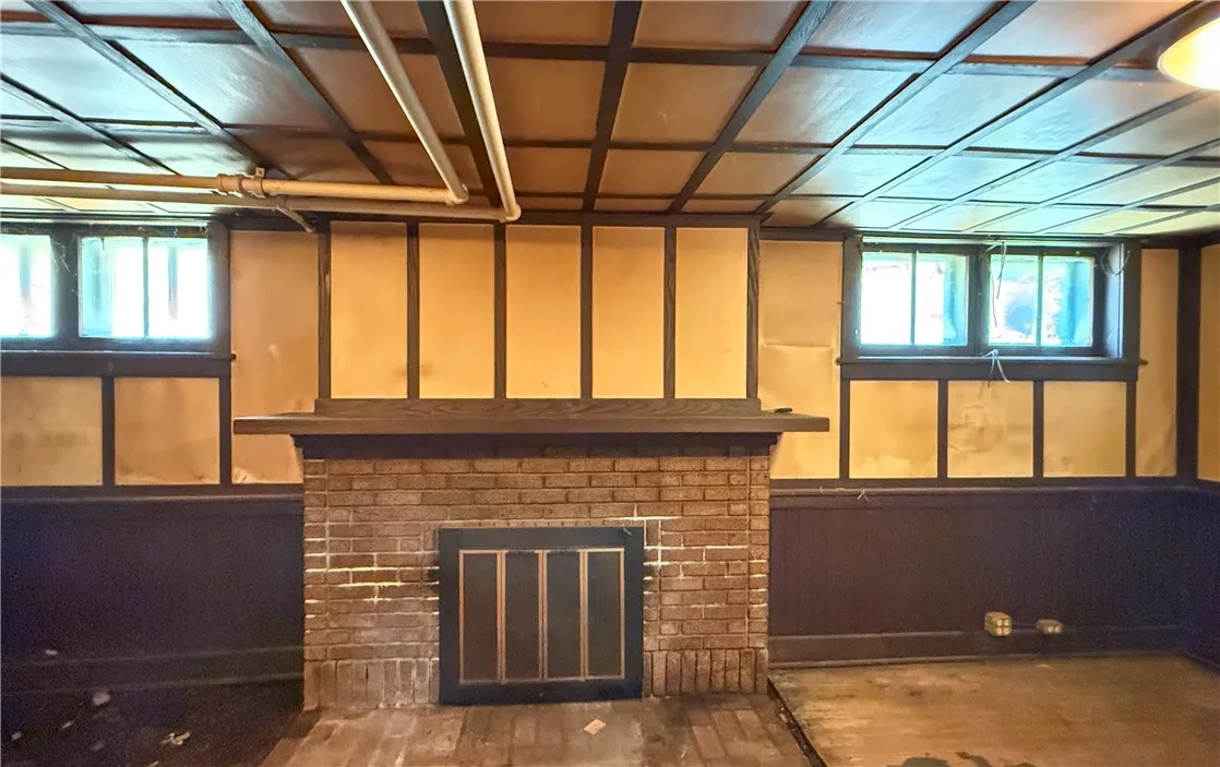 276 Seneca Parkway, Rochester, New York 14613, Rochester, New York 14613, 4 Bedrooms Bedrooms, 12 Rooms Rooms,1 BathroomBathrooms,Residential,For Sale,276 Seneca Parkway, Rochester, New York 14613,R1621251