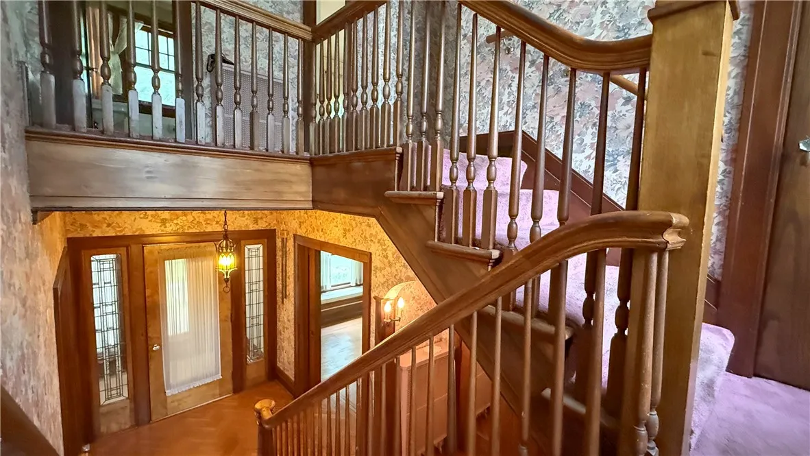 276 Seneca Parkway, Rochester, New York 14613, Rochester, New York 14613, 4 Bedrooms Bedrooms, 12 Rooms Rooms,1 BathroomBathrooms,Residential,For Sale,276 Seneca Parkway, Rochester, New York 14613,R1621251