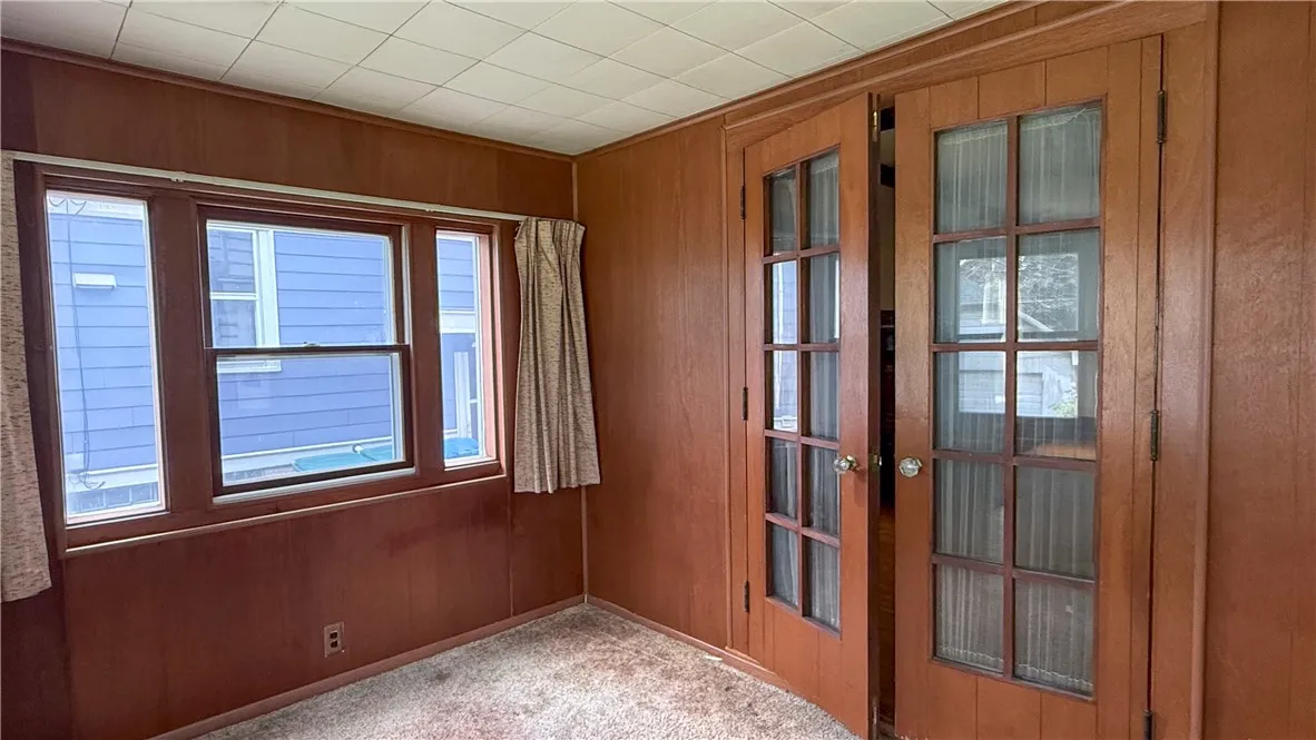 276 Seneca Parkway, Rochester, New York 14613, Rochester, New York 14613, 4 Bedrooms Bedrooms, 12 Rooms Rooms,1 BathroomBathrooms,Residential,For Sale,276 Seneca Parkway, Rochester, New York 14613,R1621251