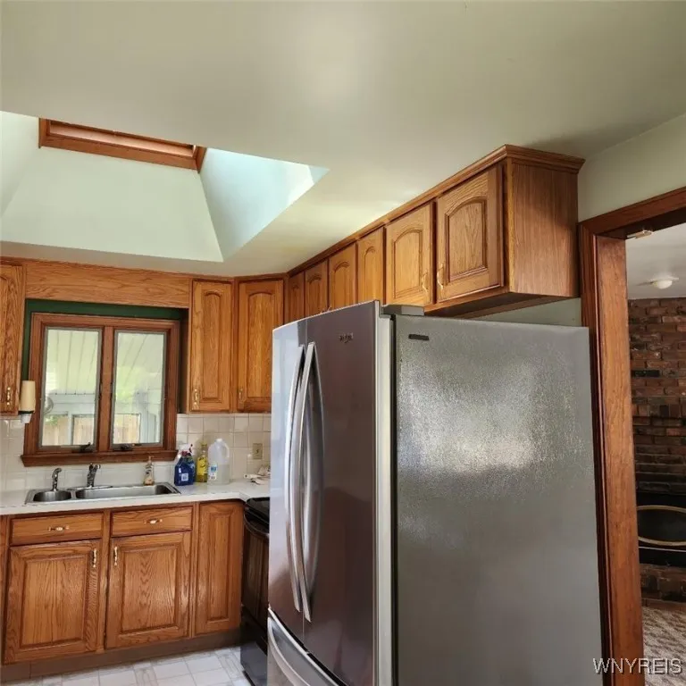 1296 Greenbrier Lane, North Tonawanda, New York 14, North Tonawanda, New York 14120, 3 Bedrooms Bedrooms, 7 Rooms Rooms,2 BathroomsBathrooms,Residential,For Sale,1296 Greenbrier Lane, North Tonawanda, New York 14,B1621467