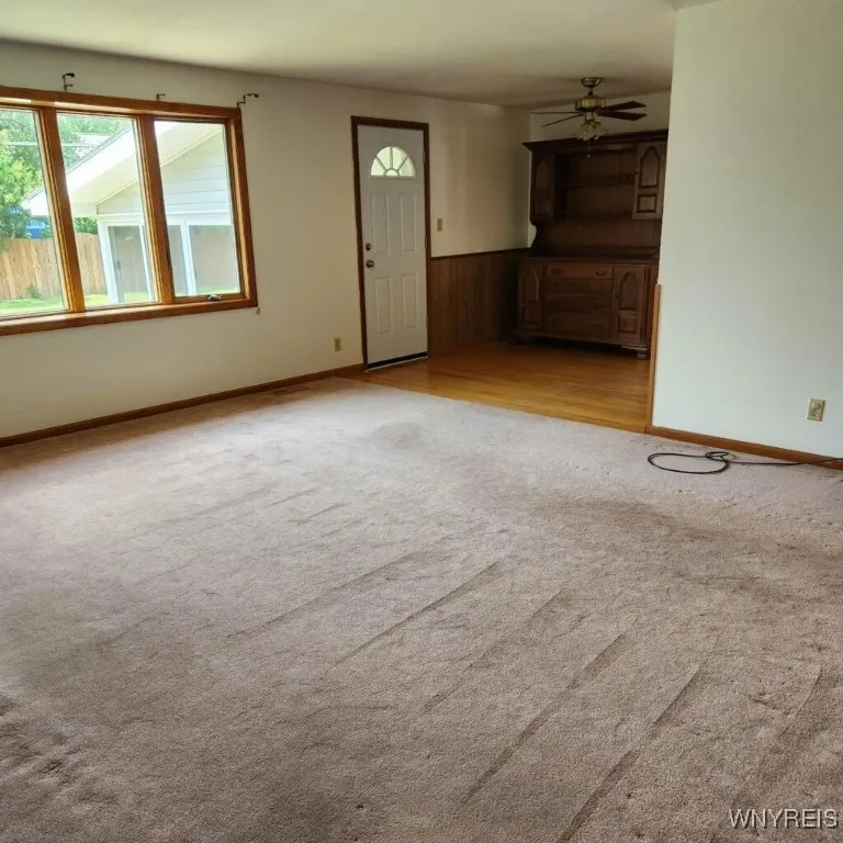 1296 Greenbrier Lane, North Tonawanda, New York 14, North Tonawanda, New York 14120, 3 Bedrooms Bedrooms, 7 Rooms Rooms,2 BathroomsBathrooms,Residential,For Sale,1296 Greenbrier Lane, North Tonawanda, New York 14,B1621467