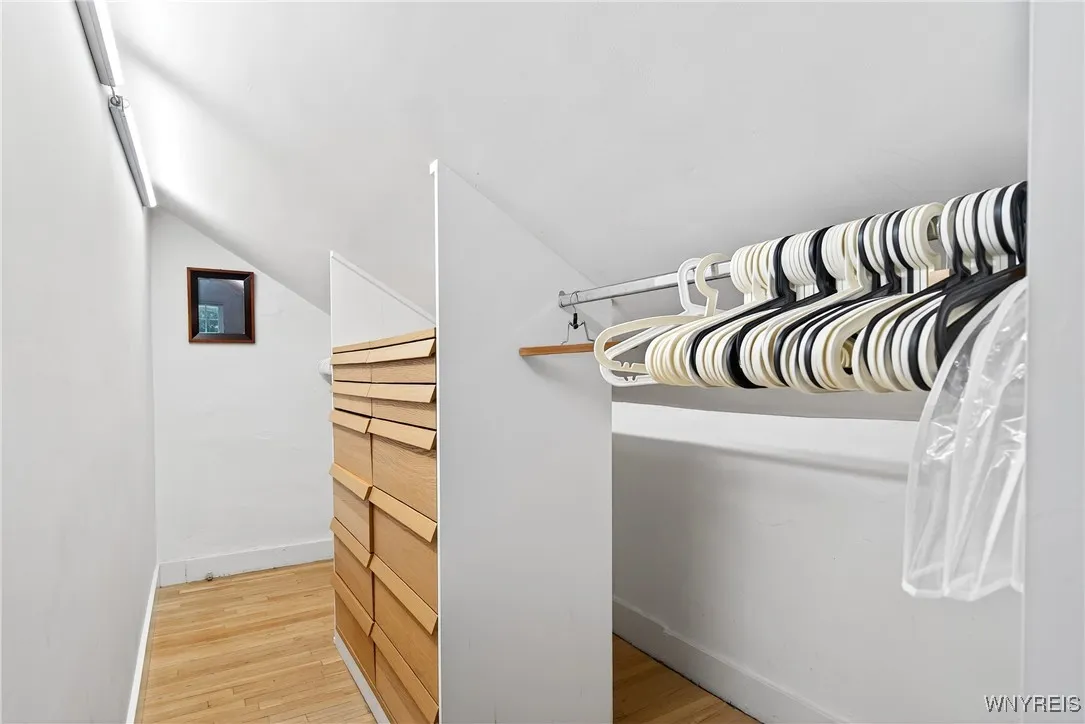 77 Ashland Avenue, Buffalo, New York 14222, Buffalo, New York 14222, 3 Bedrooms Bedrooms, 6 Rooms Rooms,2 BathroomsBathrooms,Residential Lease,For Rent,77 Ashland Avenue, Buffalo, New York 14222,B1621274