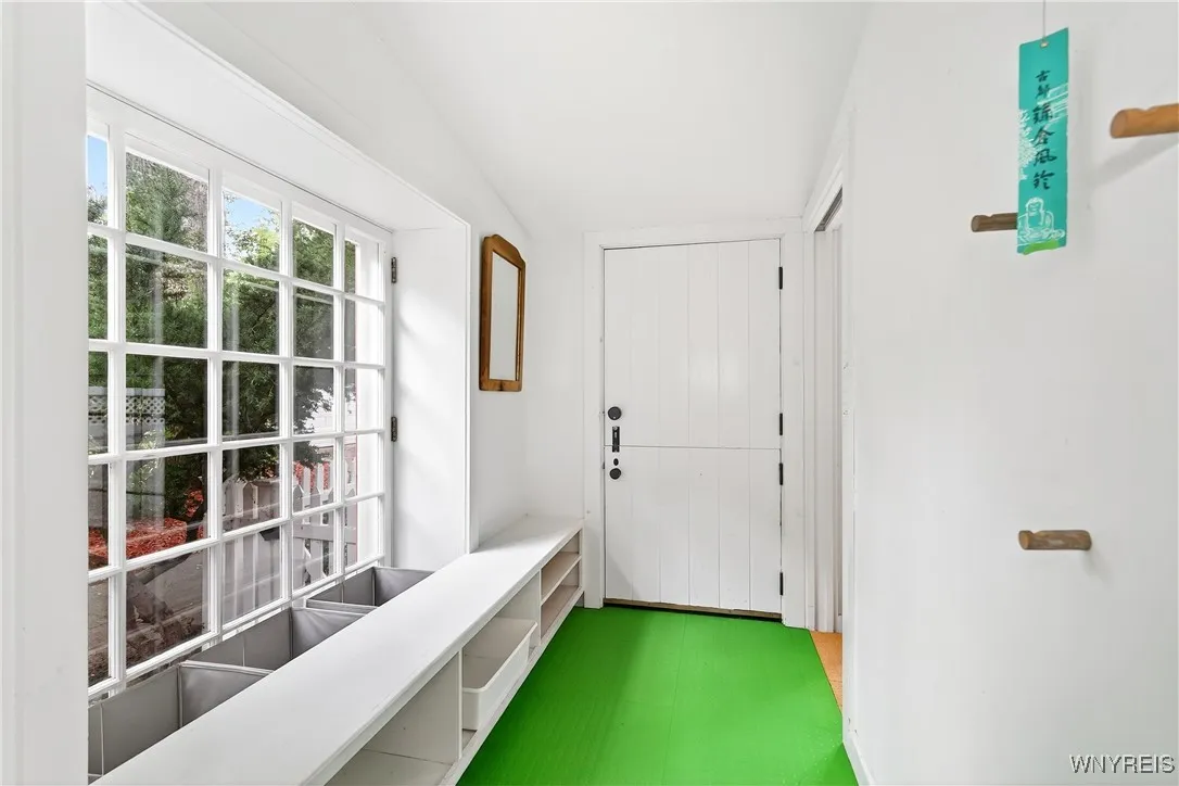 77 Ashland Avenue, Buffalo, New York 14222, Buffalo, New York 14222, 3 Bedrooms Bedrooms, 6 Rooms Rooms,2 BathroomsBathrooms,Residential Lease,For Rent,77 Ashland Avenue, Buffalo, New York 14222,B1621274
