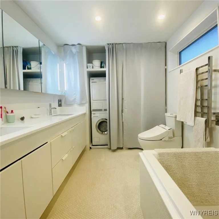 77 Ashland Avenue, Buffalo, New York 14222, Buffalo, New York 14222, 3 Bedrooms Bedrooms, 6 Rooms Rooms,2 BathroomsBathrooms,Residential Lease,For Rent,77 Ashland Avenue, Buffalo, New York 14222,B1621274