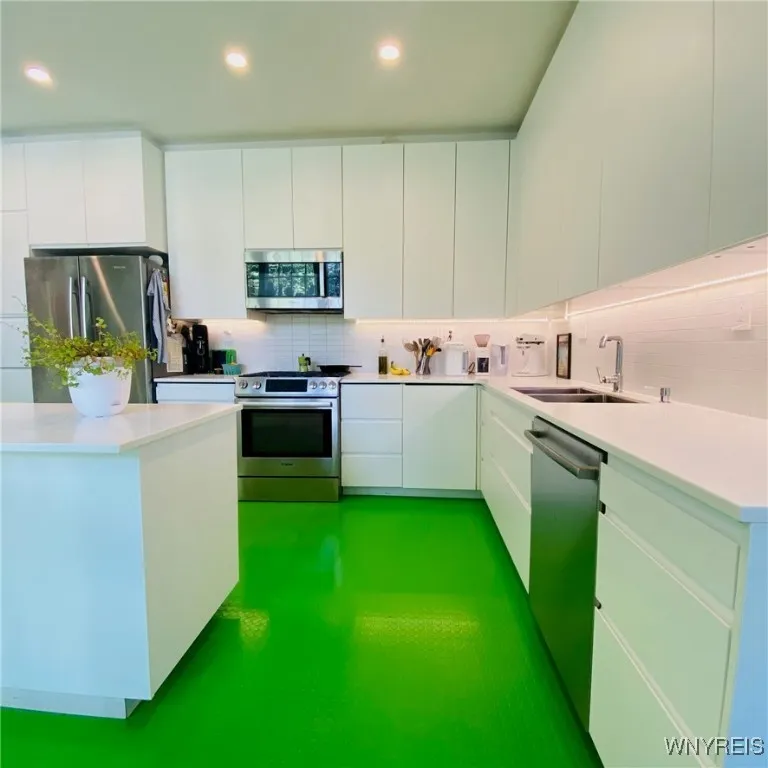 77 Ashland Avenue, Buffalo, New York 14222, Buffalo, New York 14222, 3 Bedrooms Bedrooms, 6 Rooms Rooms,2 BathroomsBathrooms,Residential Lease,For Rent,77 Ashland Avenue, Buffalo, New York 14222,B1621274