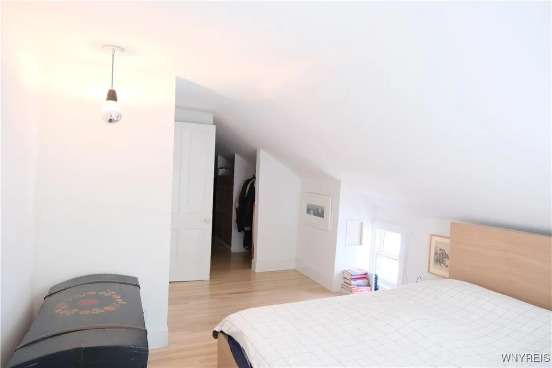 77 Ashland Avenue, Buffalo, New York 14222, Buffalo, New York 14222, 3 Bedrooms Bedrooms, 6 Rooms Rooms,2 BathroomsBathrooms,Residential Lease,For Rent,77 Ashland Avenue, Buffalo, New York 14222,B1621274
