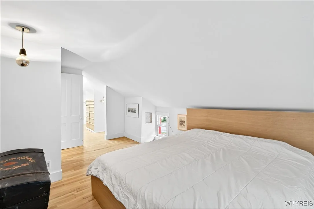 77 Ashland Avenue, Buffalo, New York 14222, Buffalo, New York 14222, 3 Bedrooms Bedrooms, 6 Rooms Rooms,2 BathroomsBathrooms,Residential Lease,For Rent,77 Ashland Avenue, Buffalo, New York 14222,B1621274