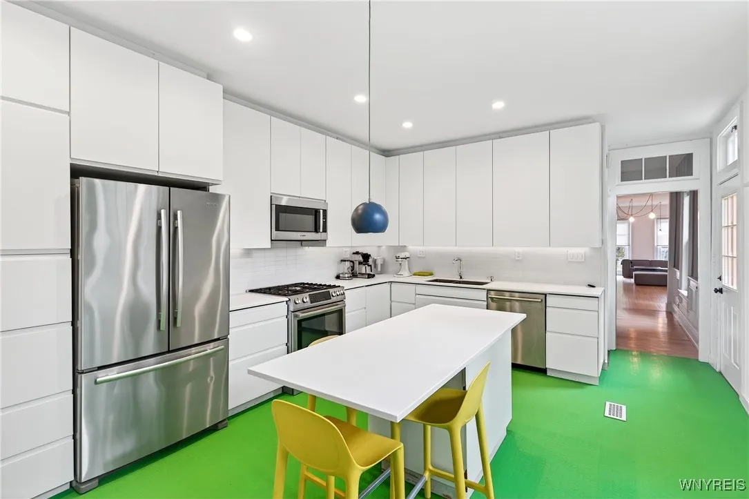77 Ashland Avenue, Buffalo, New York 14222, Buffalo, New York 14222, 3 Bedrooms Bedrooms, 6 Rooms Rooms,2 BathroomsBathrooms,Residential Lease,For Rent,77 Ashland Avenue, Buffalo, New York 14222,B1621274