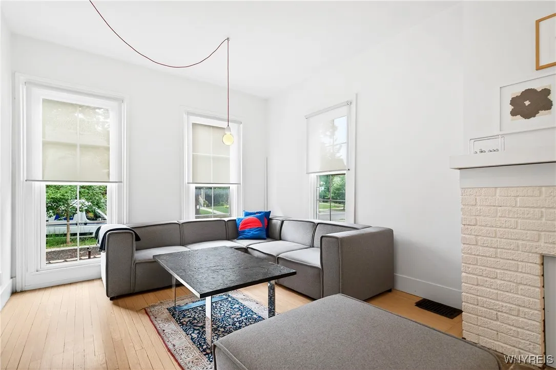 77 Ashland Avenue, Buffalo, New York 14222, Buffalo, New York 14222, 3 Bedrooms Bedrooms, 6 Rooms Rooms,2 BathroomsBathrooms,Residential Lease,For Rent,77 Ashland Avenue, Buffalo, New York 14222,B1621274
