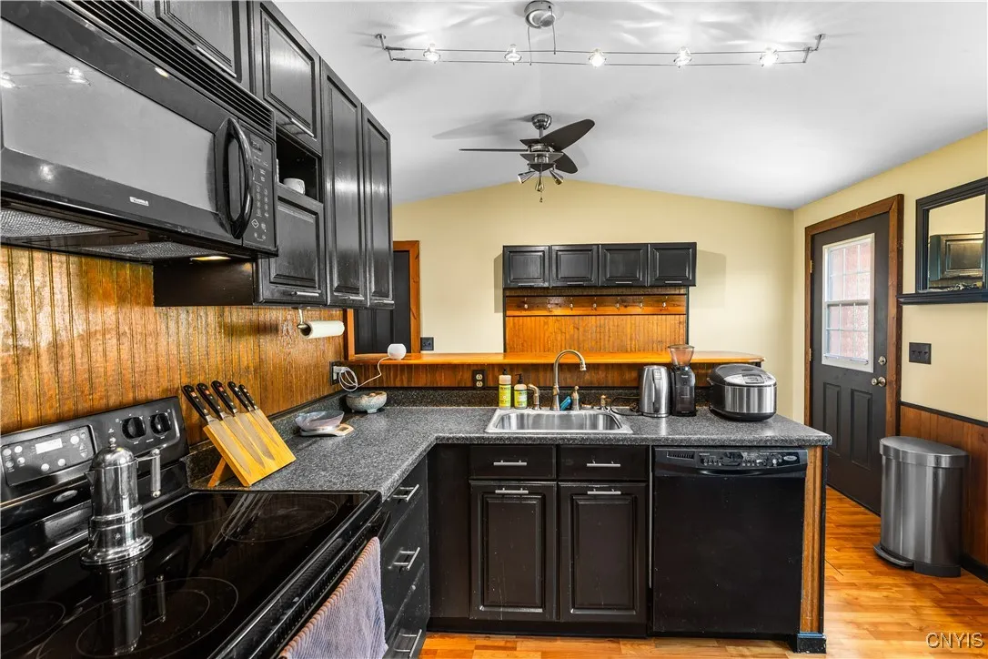 4919 Forest Avenue, Lincoln, New York 13421, Lincoln, New York 13421, 3 Bedrooms Bedrooms, 10 Rooms Rooms,2 BathroomsBathrooms,Residential,Closed,4919 Forest Avenue, Lincoln, New York 13421,0,S1620721