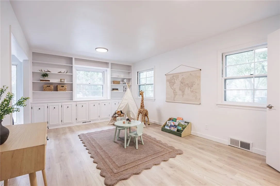 180 Bonnie Brae Avenue, Brighton, New York 14618, Brighton, New York 14618, 4 Bedrooms Bedrooms, 9 Rooms Rooms,3 BathroomsBathrooms,Residential,For Sale,180 Bonnie Brae Avenue, Brighton, New York 14618,R1620433