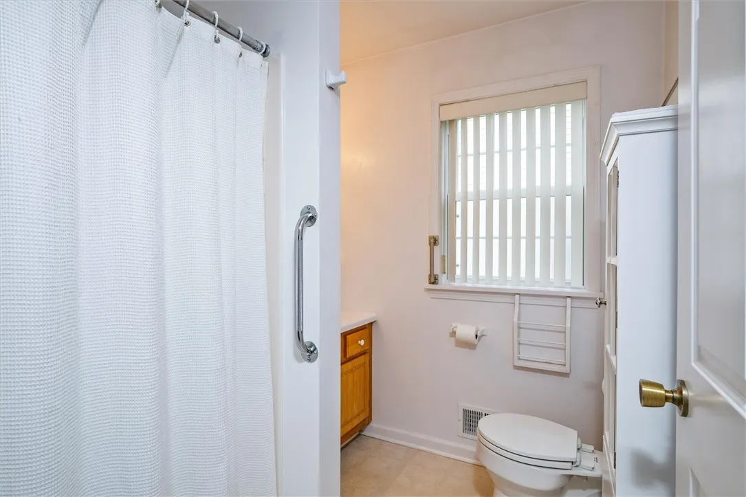 13 College Greene Drive, Chili, New York 14514, Chili, New York 14514, 2 Bedrooms Bedrooms, 4 Rooms Rooms,2 BathroomsBathrooms,Residential,For Sale,13 College Greene Drive, Chili, New York 14514,R1620337