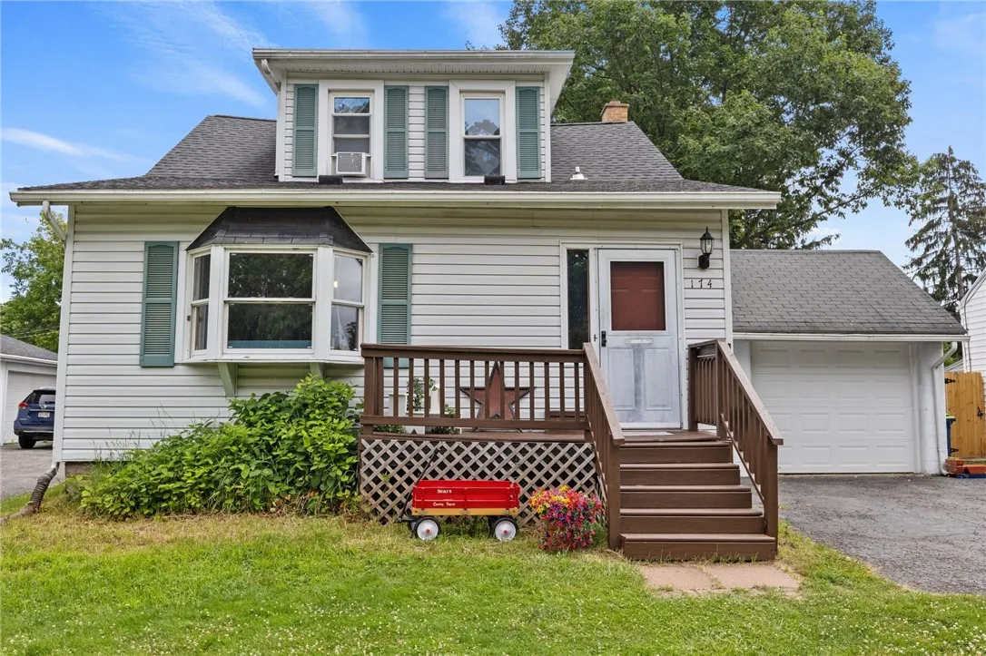 174 Frontenac Heights Avenue, Irondequoit, New Yor, Irondequoit, New York 14617, 2 Bedrooms Bedrooms, 5 Rooms Rooms,1 BathroomBathrooms,Residential,For Sale,174 Frontenac Heights Avenue, Irondequoit, New Yor,R1621345