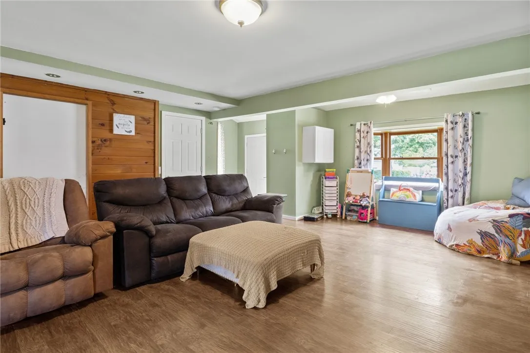 174 Frontenac Heights Avenue, Irondequoit, New Yor, Irondequoit, New York 14617, 2 Bedrooms Bedrooms, 5 Rooms Rooms,1 BathroomBathrooms,Residential,For Sale,174 Frontenac Heights Avenue, Irondequoit, New Yor,R1621345