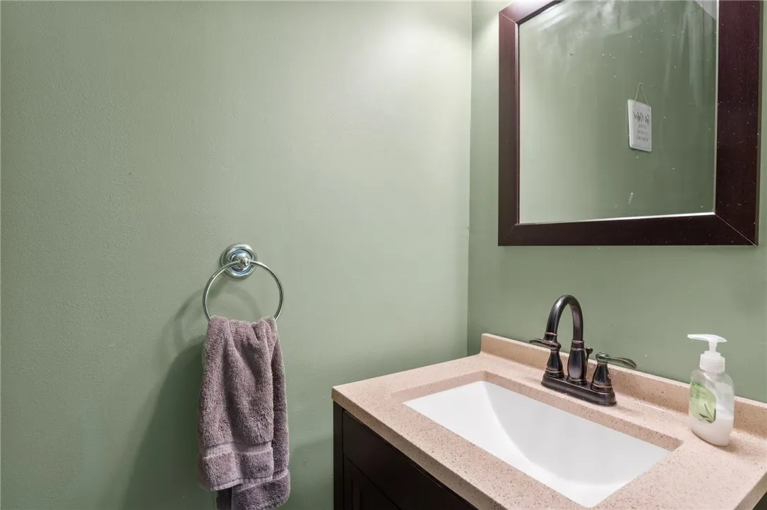 174 Frontenac Heights Avenue, Irondequoit, New Yor, Irondequoit, New York 14617, 2 Bedrooms Bedrooms, 5 Rooms Rooms,1 BathroomBathrooms,Residential,For Sale,174 Frontenac Heights Avenue, Irondequoit, New Yor,R1621345